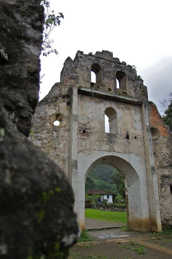 Alte Kirche Ujarras