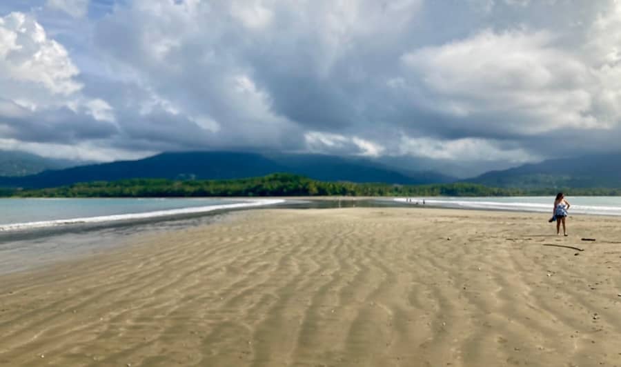 Walflosse Sandbank in Uvita